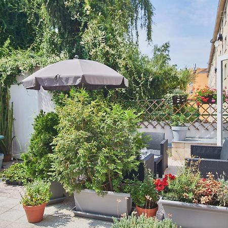 Nice Home To Stay At Prague Close To Castle With Terrace And Garden Bagian luar foto