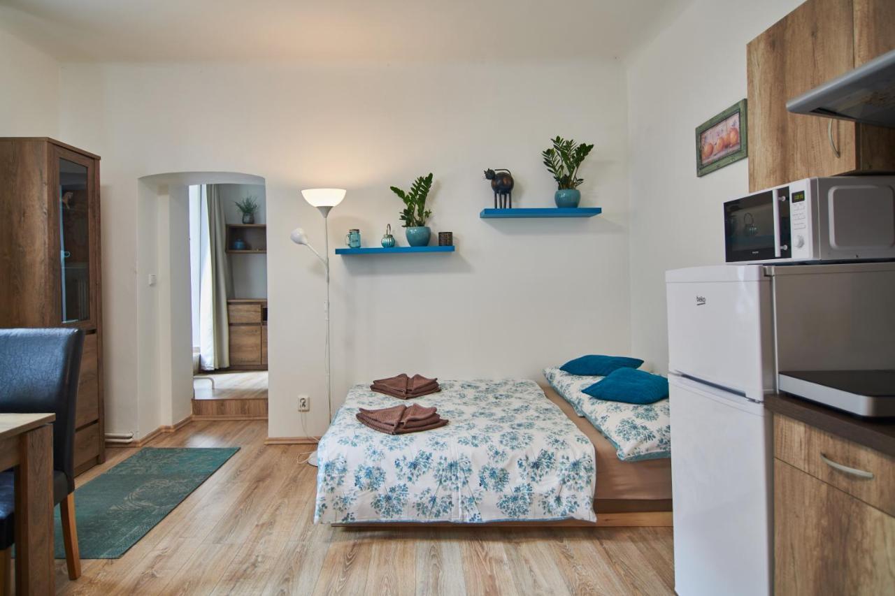 Nice Home To Stay At Prague Close To Castle With Terrace And Garden Bagian luar foto