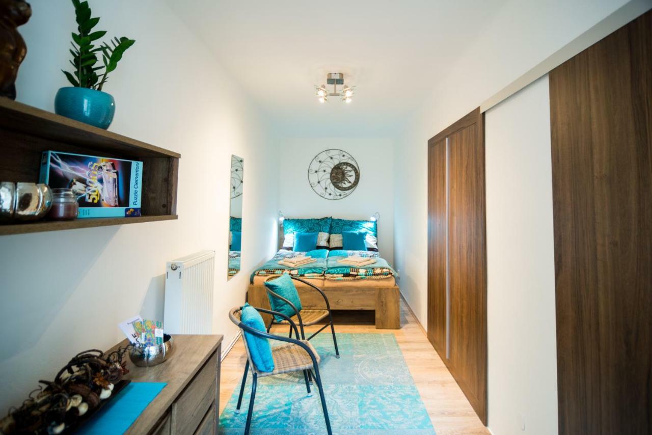 Nice Home To Stay At Prague Close To Castle With Terrace And Garden Bagian luar foto