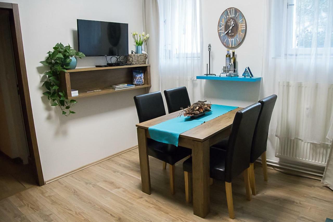 Nice Home To Stay At Prague Close To Castle With Terrace And Garden Bagian luar foto